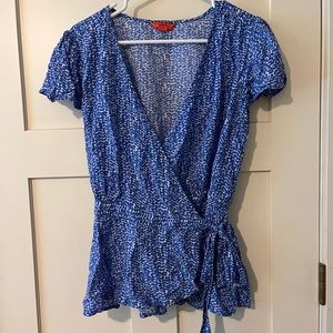 Joe Fresh Blue and White Tie Wrap Top Size L